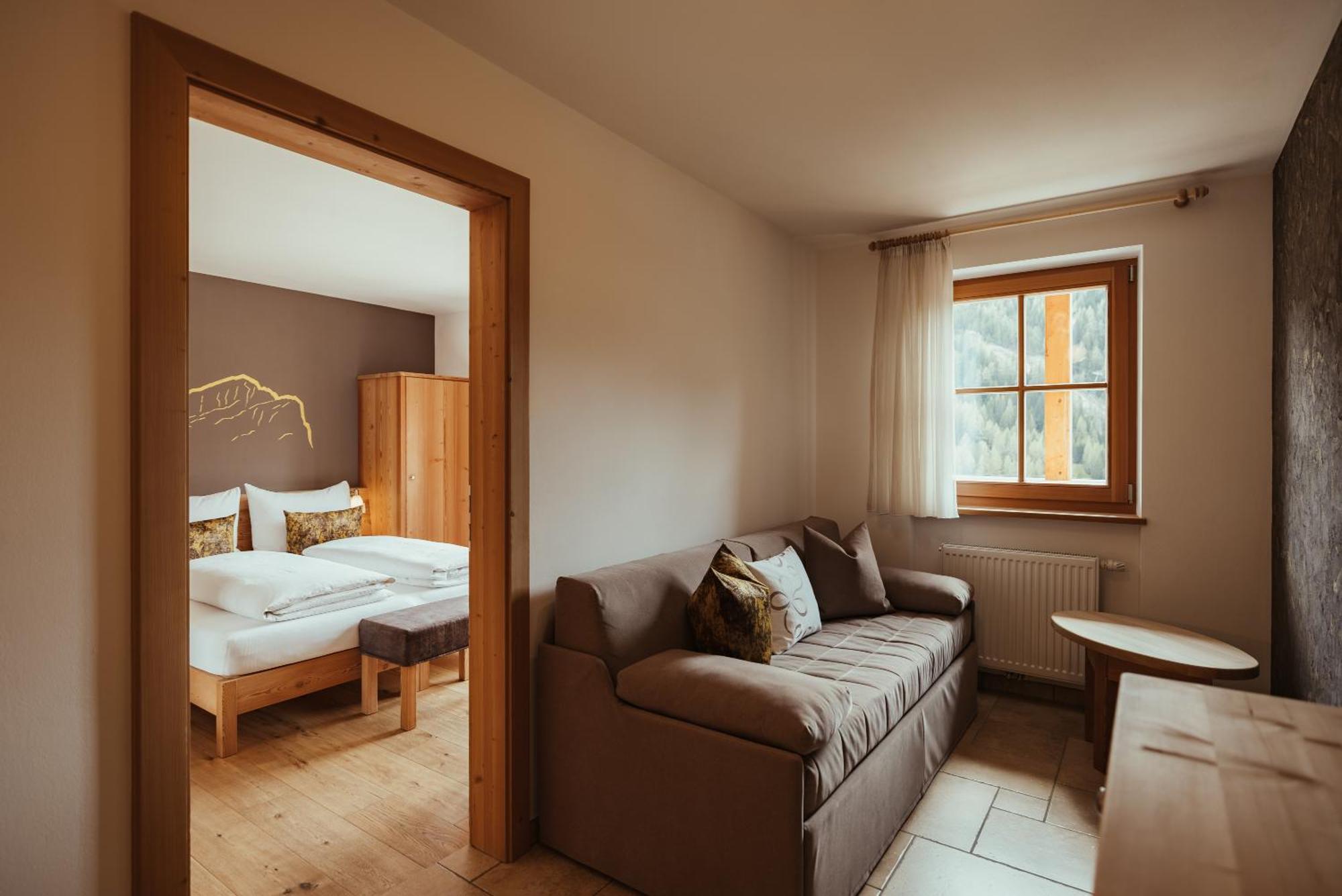 Refugium Laflu Apartments コルヴァーラ・イン・バディーア エクステリア 写真
